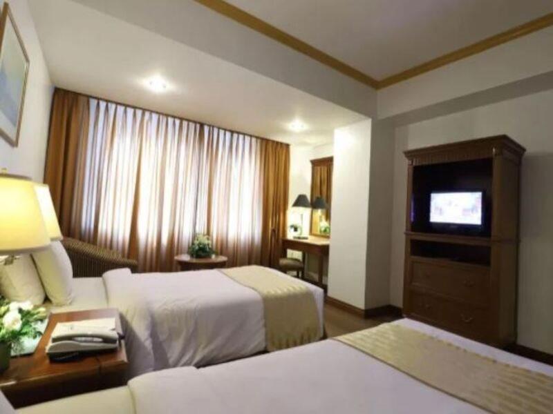Tiara Oriental Hotel Макати Экстерьер фото