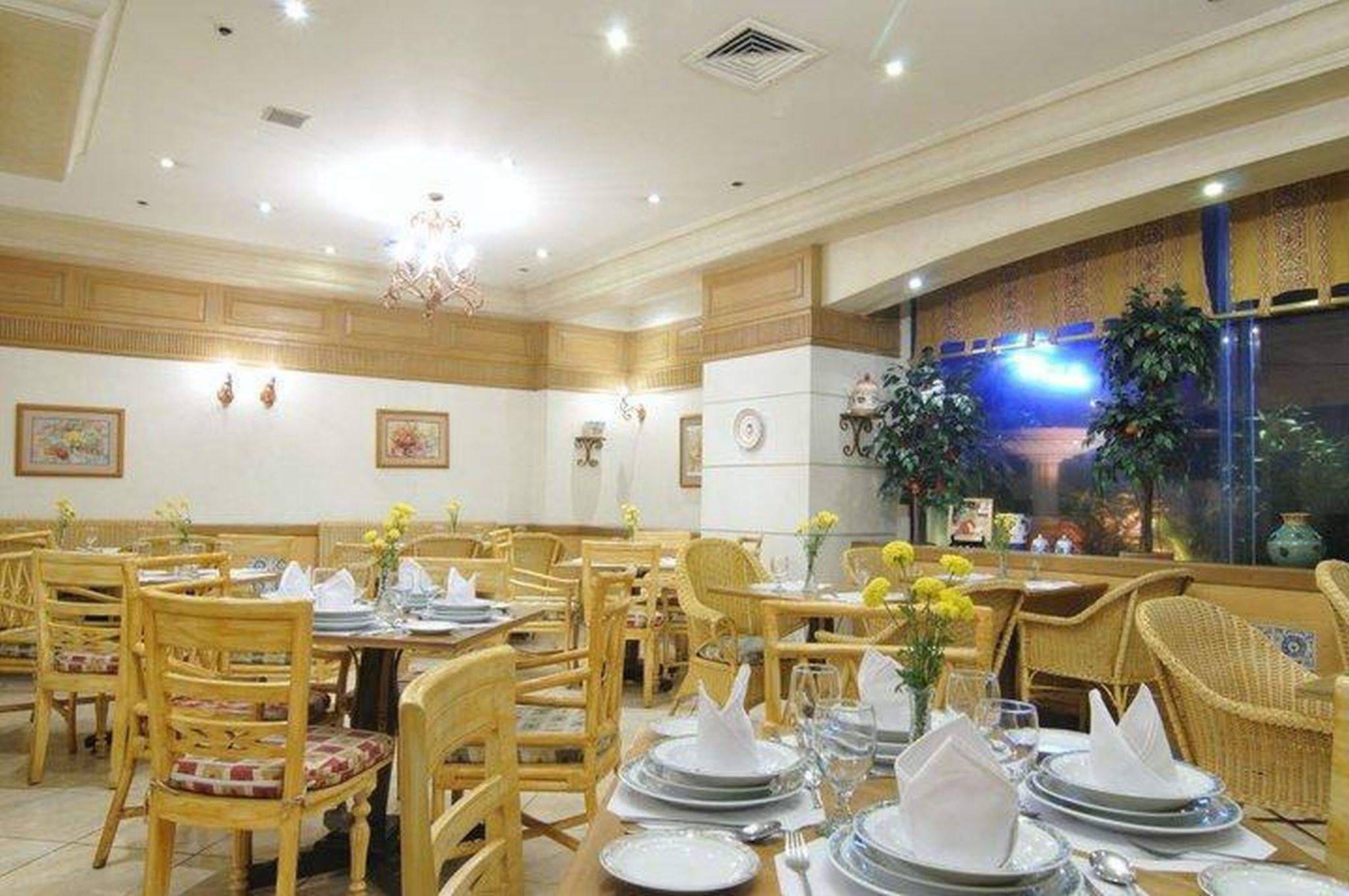 Tiara Oriental Hotel Макати Экстерьер фото