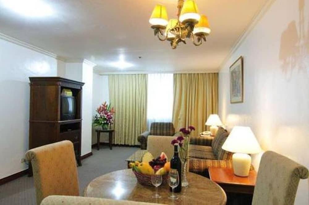 Tiara Oriental Hotel Макати Экстерьер фото